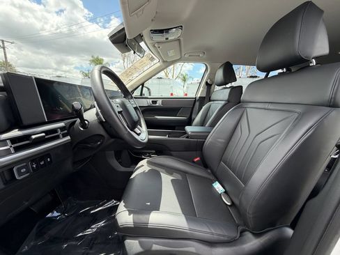 Used 2025 Hyundai Santa Fe SEL AWD/4WD image 9