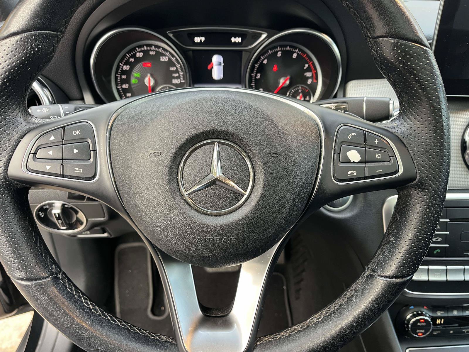 Used 2019 Mercedes-Benz GLA 250 4MATIC image 30