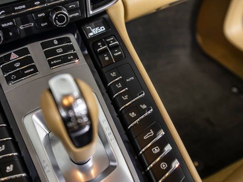 Used 2012 Porsche Panamera 4S image 36