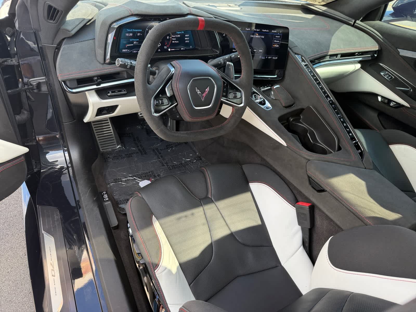Used 2023 Chevrolet Corvette Stingray Premium Conv w/ Z51 Performance Package RWD image 10