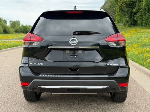 Used 2018 Nissan Rogue SV w/ Premium Package AWD/4WD image 4