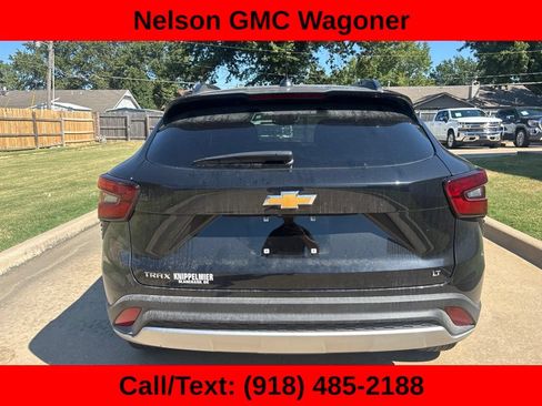 Used 2026 Chevrolet Trax LT w/ LT Convenience Package FWD image 6