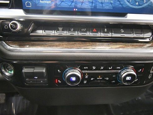 Used 2024 GMC Sierra 3500 SLE w/ SLE Convenience Package image 24