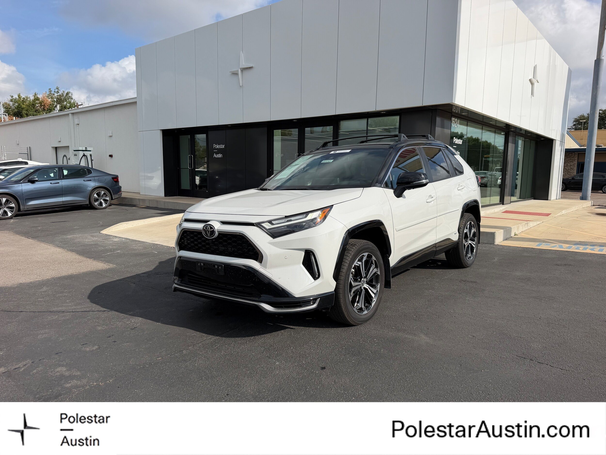 Used 2025 Toyota RAV4 XSE w/ Premium Package AWD/4WD image 1