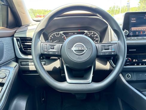 Used 2023 Nissan Rogue SV FWD image 10