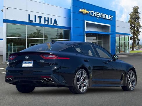 Used 2018 Kia Stinger GT2 AWD/4WD image 2
