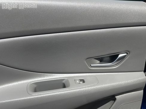 Used 2025 Hyundai Elantra SEL FWD image 21
