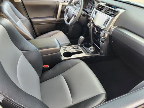 Used 2022 Toyota 4Runner SR5 Premium w/ Moonroof Package AWD/4WD image 15