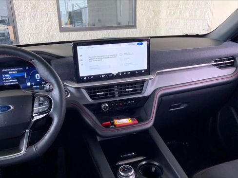 Used 2025 Ford Explorer ST-Line image 7