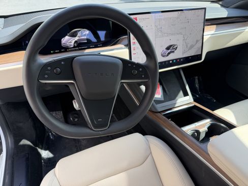 Used 2022 Tesla Model S image 15