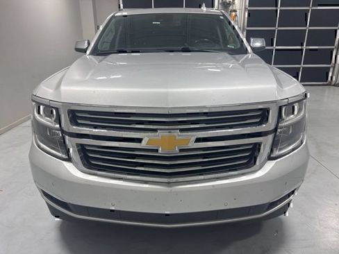 Used 2020 Chevrolet Suburban Premier RWD image 3