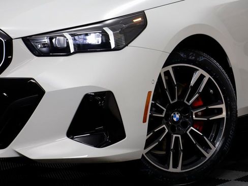 New 2026 BMW 530i xDrive w/ M Sport Package AWD/4WD image 3