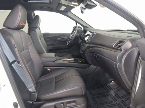 Used 2024 Honda Passport TrailSport image 13