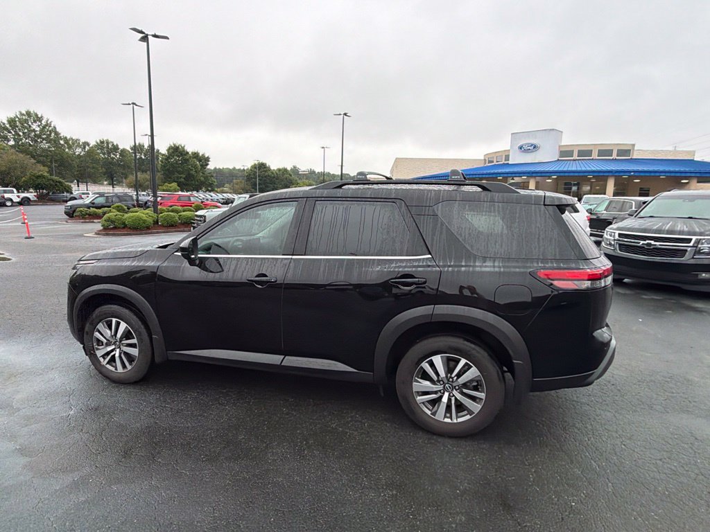 Used 2026 Nissan Pathfinder SL FWD image 15