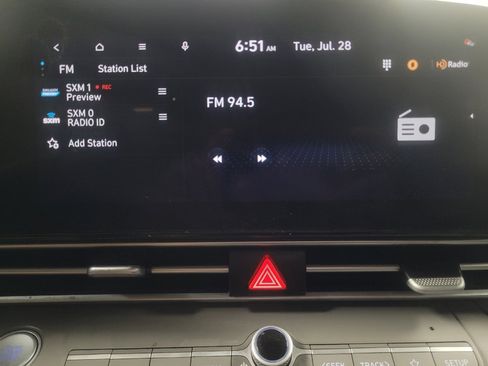 Used 2023 Hyundai Elantra SEL w/ Convenience Package FWD image 25