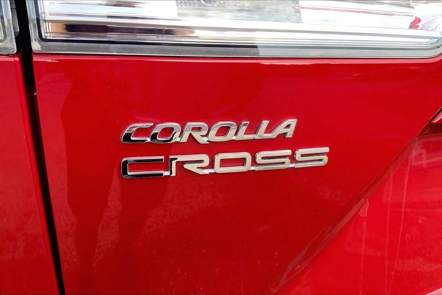 Used 2024 Toyota Corolla Cross LE AWD/4WD image 31