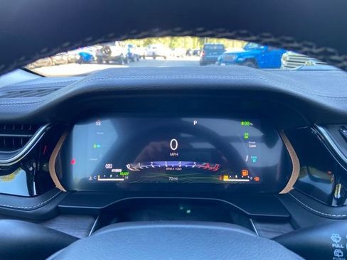 Used 2023 Jeep Grand Cherokee 30th Anniversary image 17