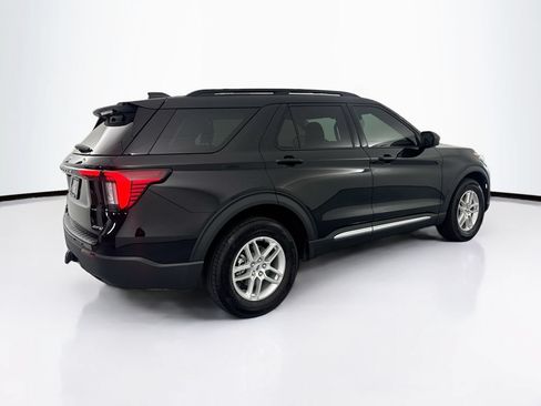 Used 2025 Ford Explorer Active AWD/4WD image 5