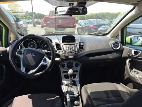 Used 2015 Ford Fiesta SE image 7