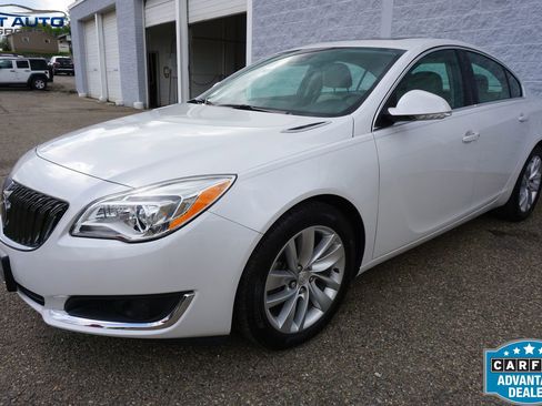 Used 2016 Buick Regal Premium w/ Driver Confidence Package #2 FWD image 3