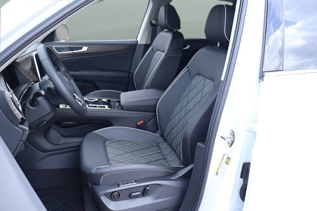 Certified 2026 Volkswagen Atlas SEL Premium R-Line AWD/4WD image 12