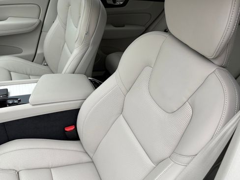 New 2026 Volvo XC60 B5 Ultra w/ Protection Package Premier image 21