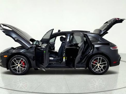 Used 2024 Porsche Macan S AWD/4WD image 15