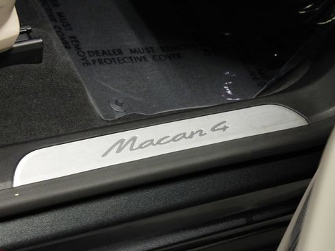 Certified 2025 Porsche Macan 4 Electric AWD/4WD image 36