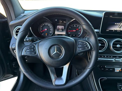 Used 2018 Mercedes-Benz GLC 300 w/ Premium Package image 18