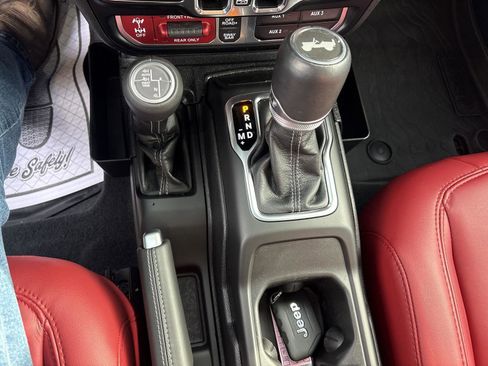 Used 2024 Jeep Wrangler Unlimited Rubicon 392 AWD/4WD image 24