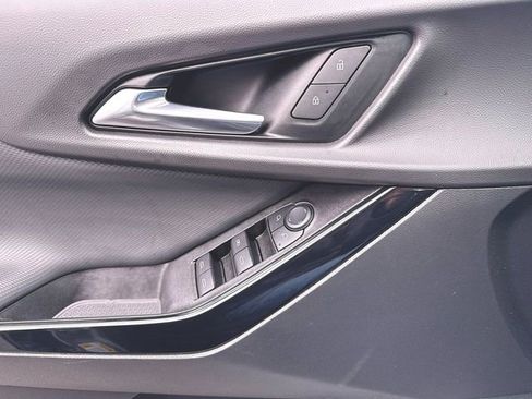 Used 2025 Chevrolet Equinox LT image 23