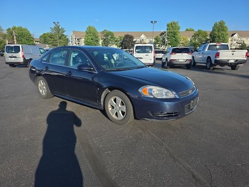 Used 2009 Chevrolet Impala LT FWD image 1