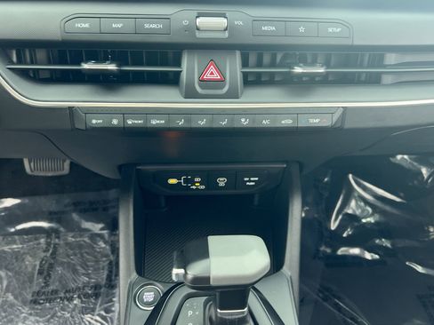 New 2025 Kia K4 LXS image 24