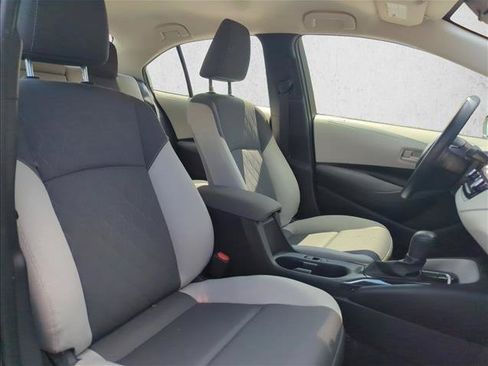 Used 2025 Toyota Corolla LE FWD image 28