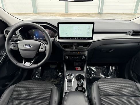 Used 2024 Ford Escape SE image 23