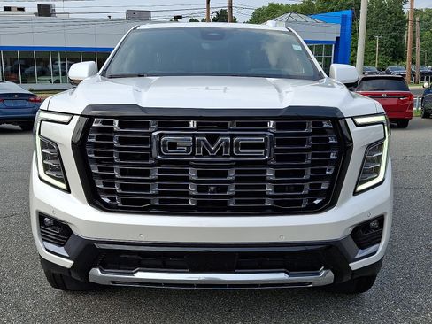 Used 2025 GMC Yukon Denali Ultimate AWD/4WD image 2