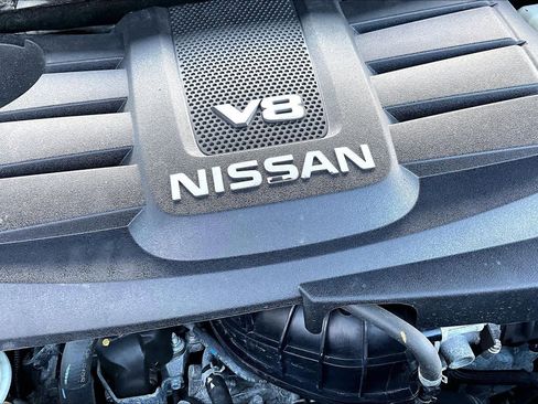 Used 2019 Nissan Titan SV w/ SV Convenience Package image 30