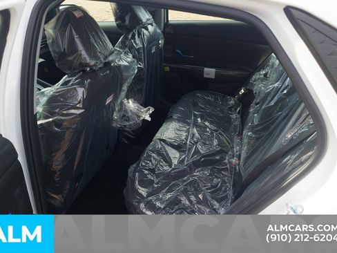 Certified 2026 Hyundai Elantra SE FWD image 16