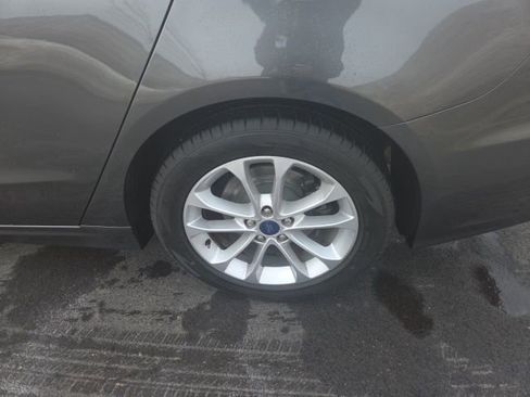 Used 2020 Ford Fusion SE FWD image 9