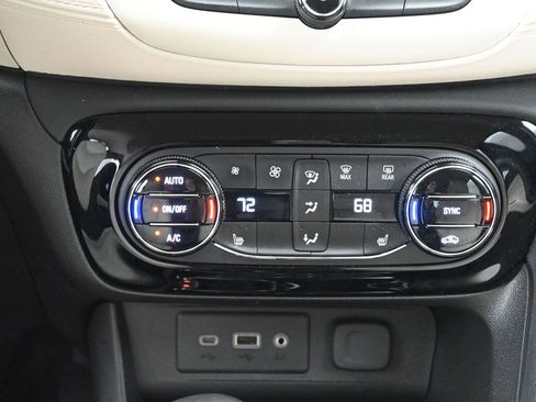 Used 2023 Buick Encore GX Select FWD image 18