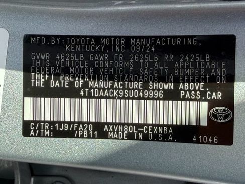 Used 2025 Toyota Camry LE FWD image 25