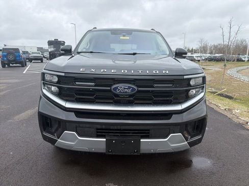 Used 2025 Ford Expedition Max Platinum w/ Driver's Package image 18