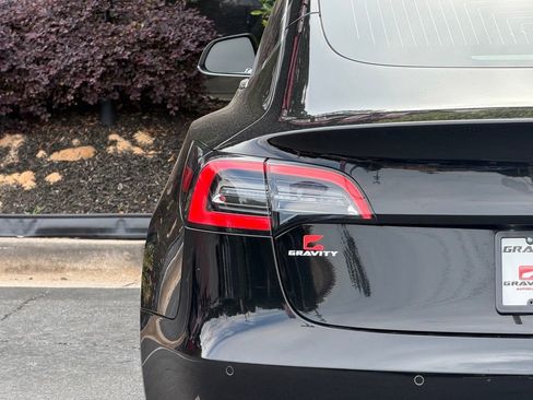 Used 2019 Tesla Model 3 Mid Range RWD image 16