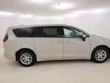 Used 2017 Chrysler Pacifica Touring Plus image 2