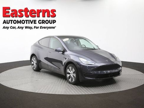 Used 2024 Tesla Model Y Long Range AWD/4WD image 42
