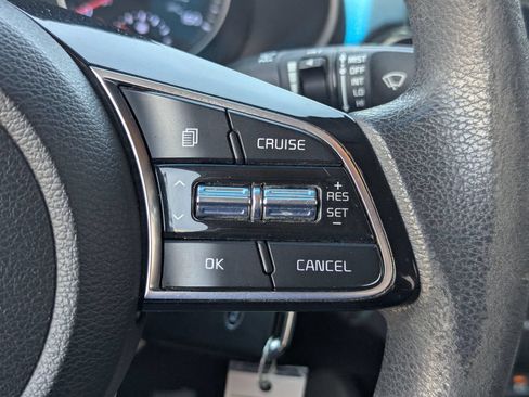Used 2020 Kia Forte LXS FWD image 18