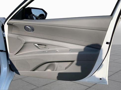 Used 2026 Hyundai Elantra SEL Sport Premium w/ Cargo Package FWD image 22