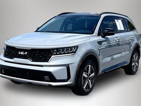 Used 2023 Kia Sorento EX w/ Panoramic Sunroof Package FWD image 2