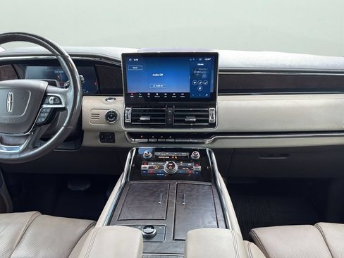 Used 2022 Lincoln Navigator L Reserve AWD/4WD image 19