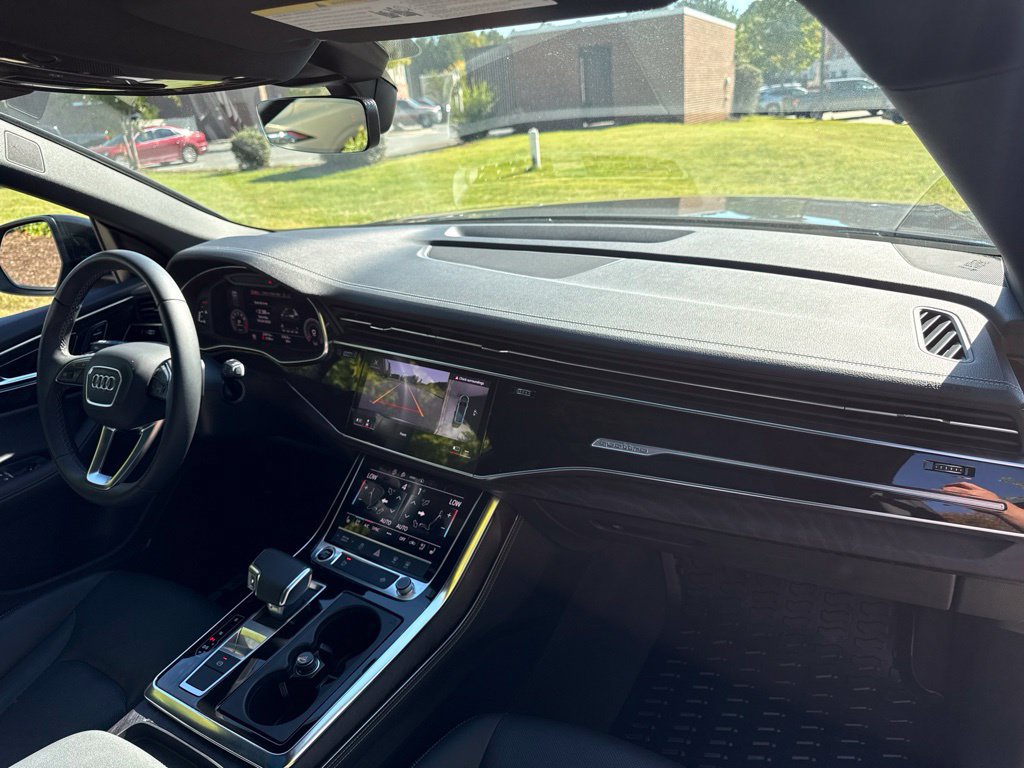 Used 2023 Audi Q8 Premium Plus w/ Premium Plus Package AWD/4WD image 31